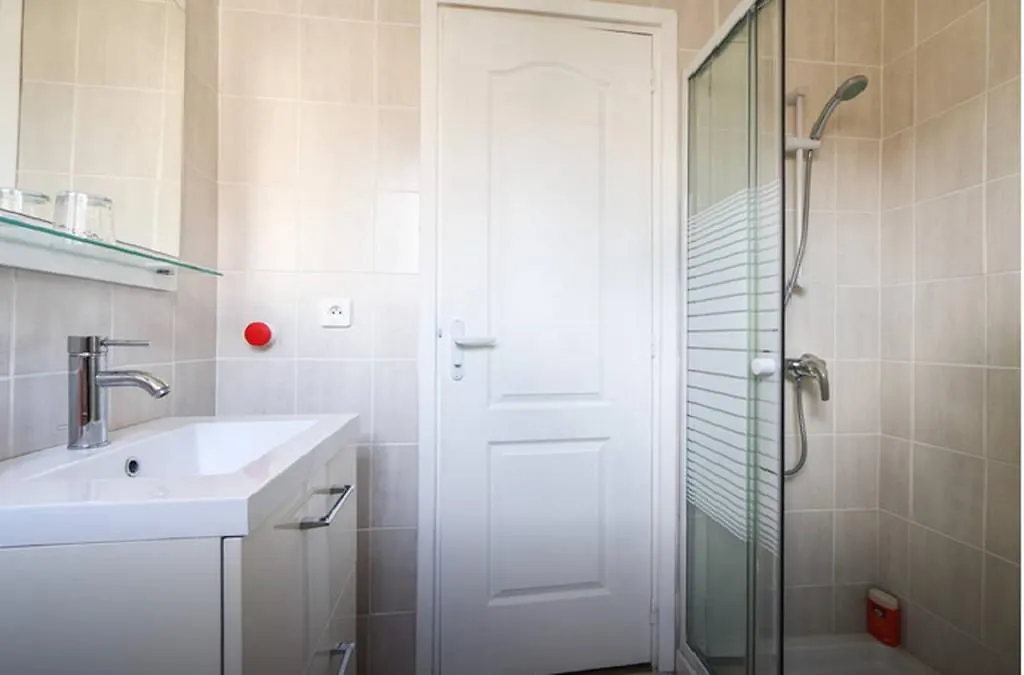 Appartement Viva Riviera - 1 Rue Victor Cousin à Cannes 0*,  France